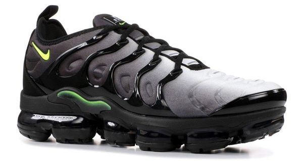 vapormax plus black and green